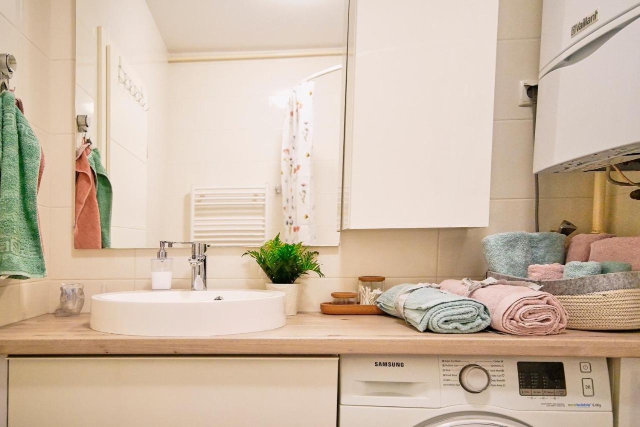 Lovely Apartment Mira Near Airport Zagreb Velika Gorica Buitenkant foto