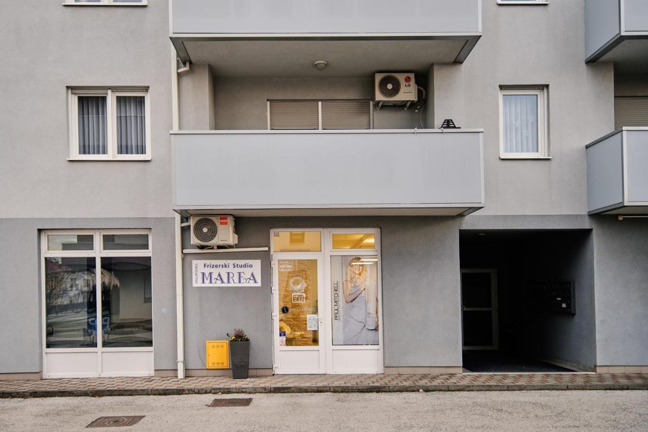 Lovely Apartment Mira Near Airport Zagreb Velika Gorica Buitenkant foto